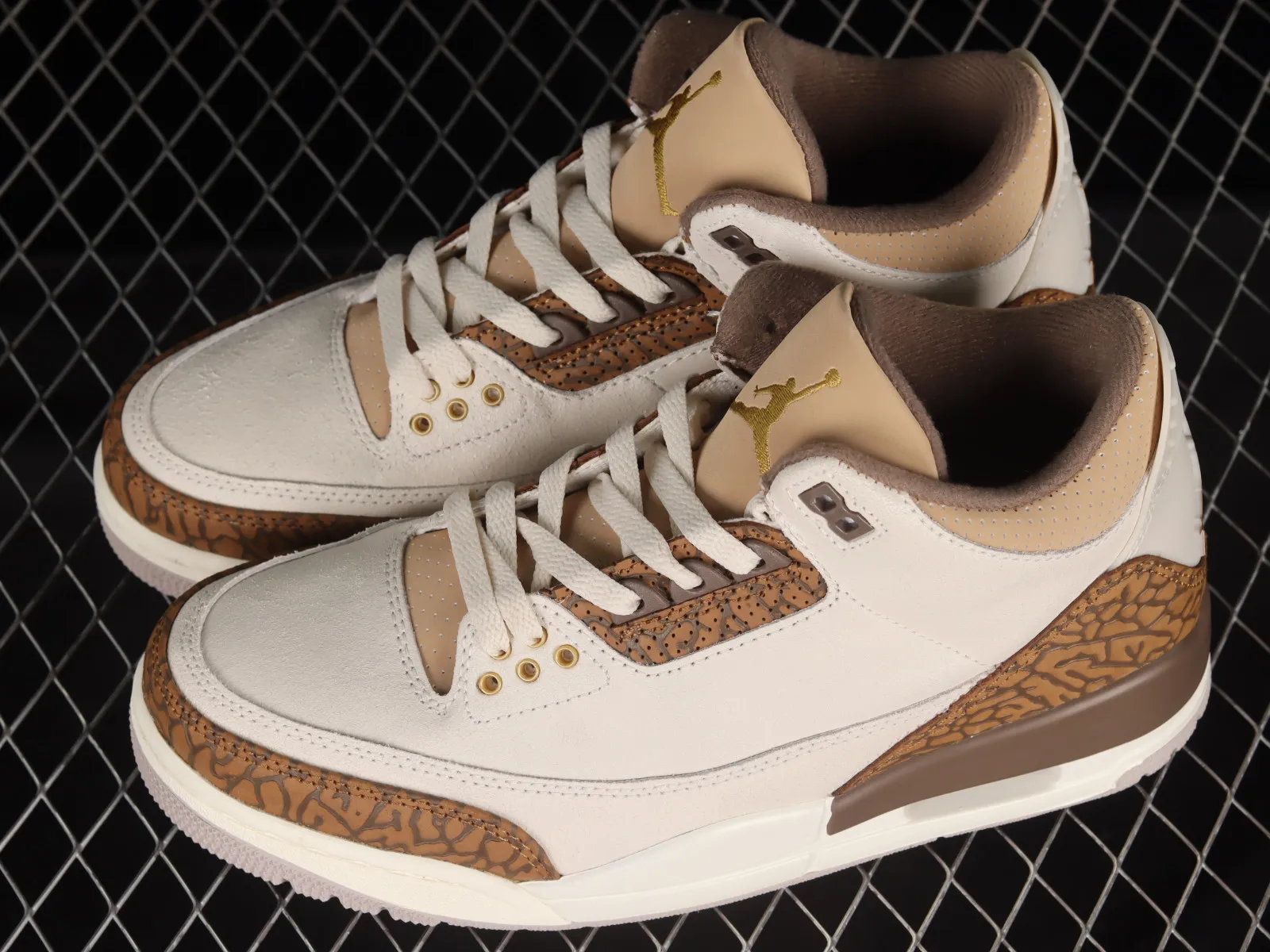 Air Jordan 3 Palomino Mockup Light Orewood Brown Metallic Gold CT8532-102