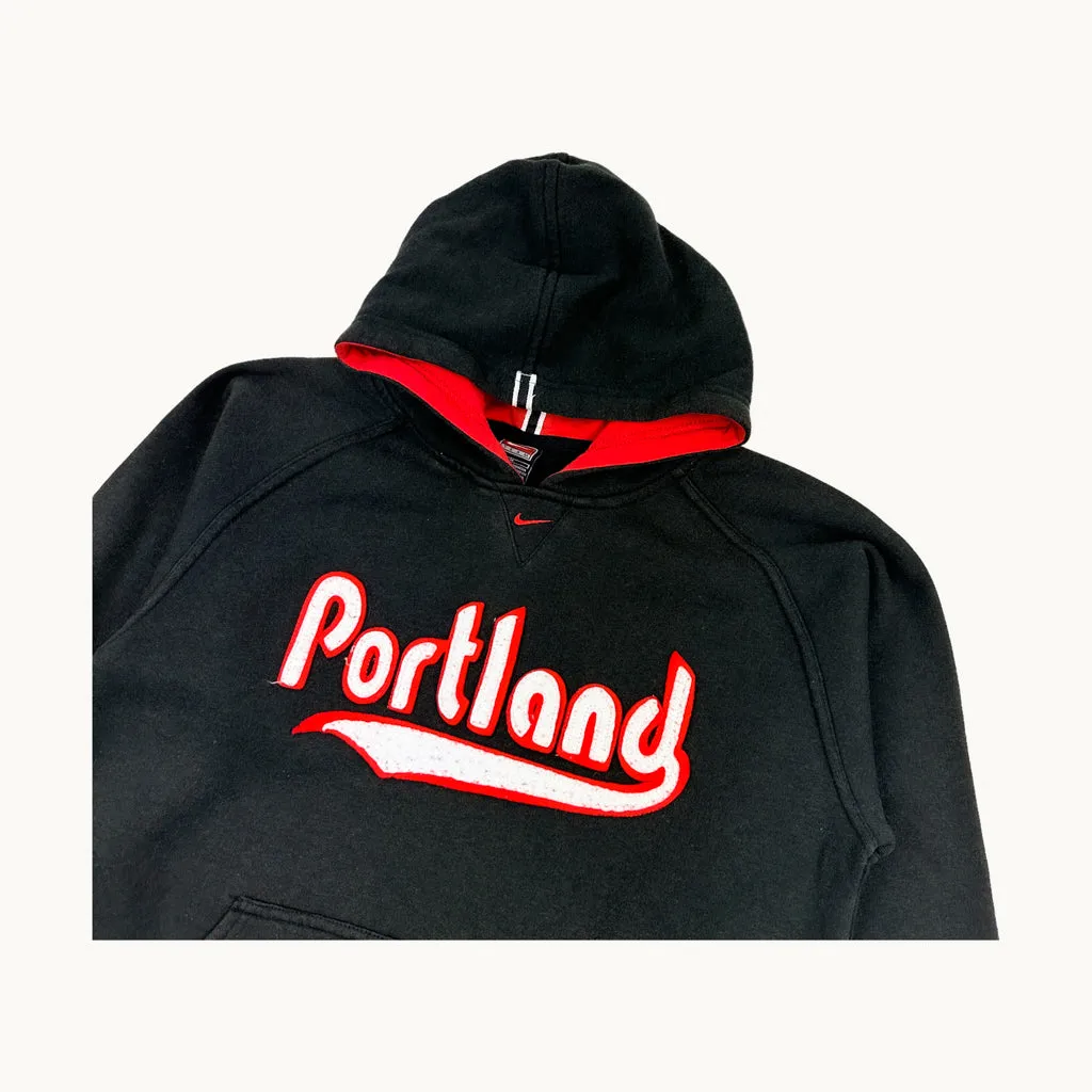 Black 90s NIKE Team Portland Spellout Hoodie Sweatshirt (S)