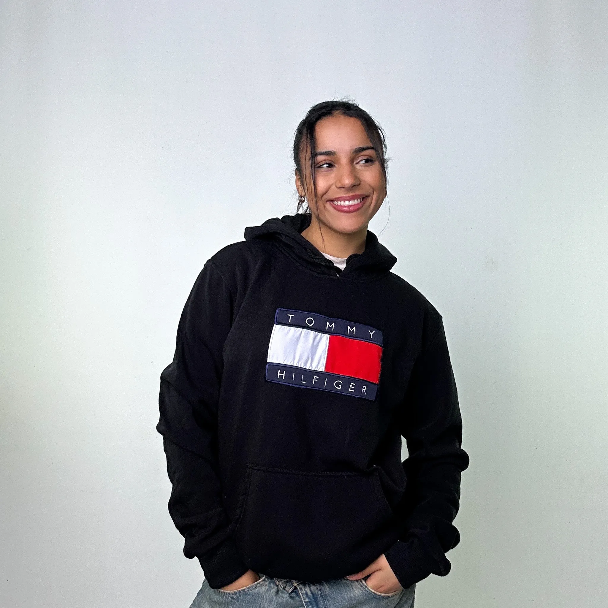 Black y2ks Tommy Hilfiger Spellout Hoodie Sweatshirt (M)