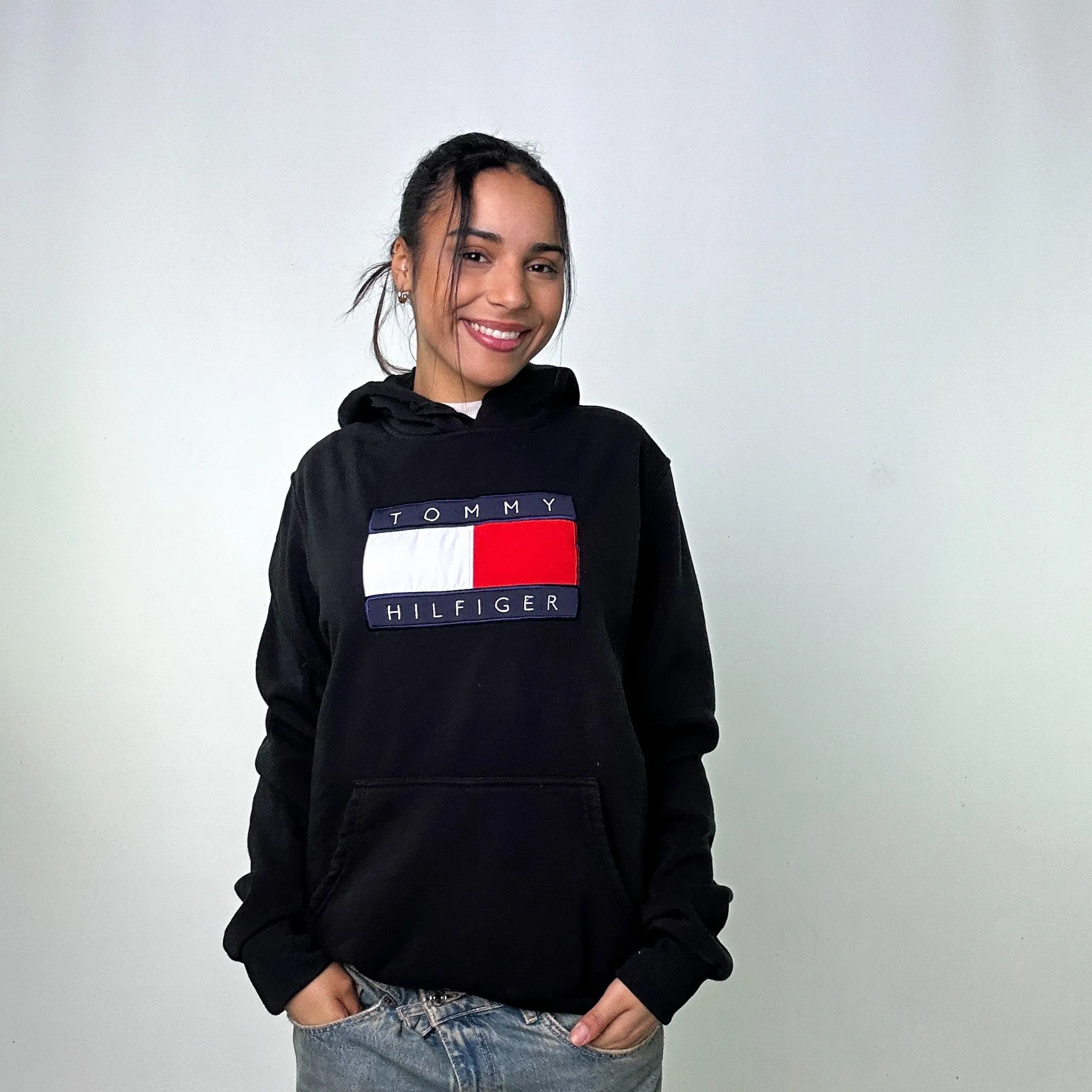 Black y2ks Tommy Hilfiger Spellout Hoodie Sweatshirt (M)