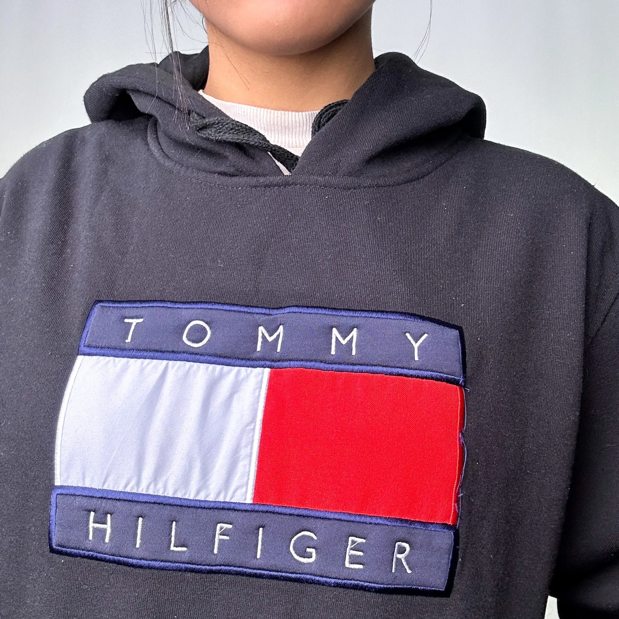 Black y2ks Tommy Hilfiger Spellout Hoodie Sweatshirt (M)