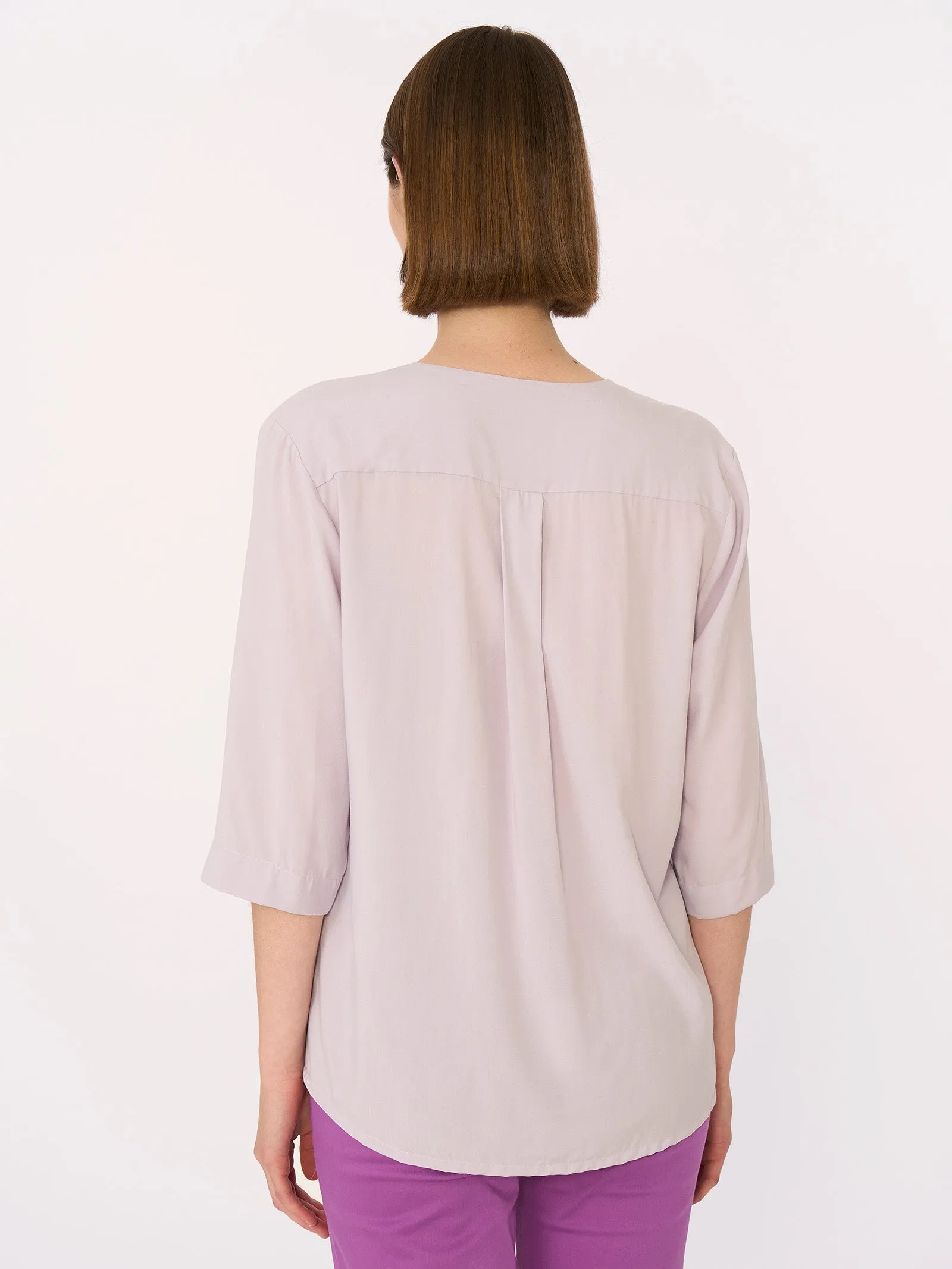 Blusa con scollo a V in EcoSeta - Tibetan Red