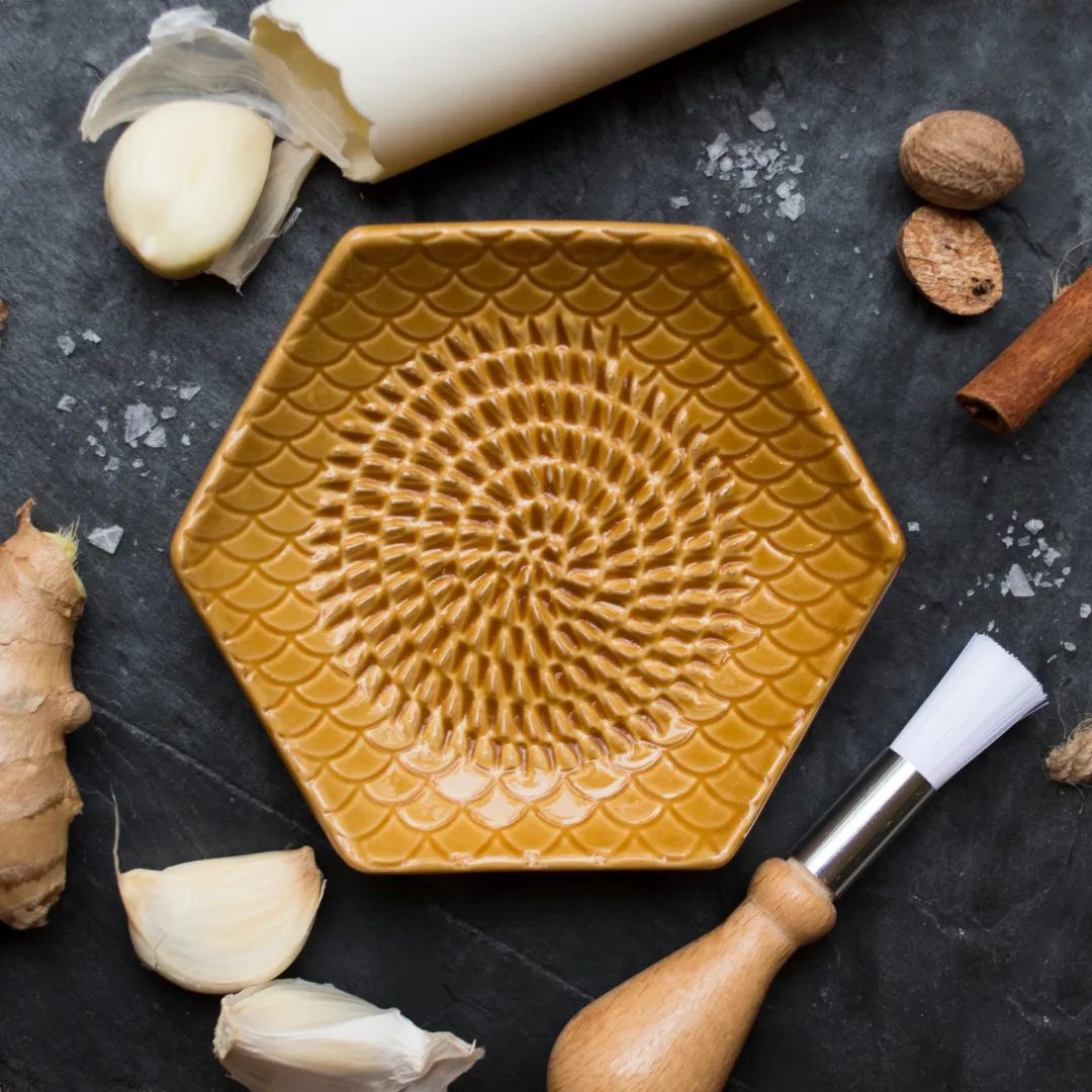 Golden Brown Grater Set