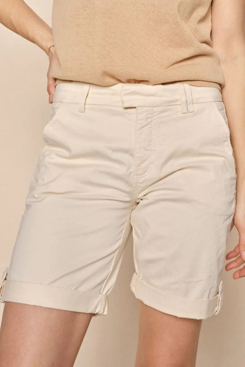 Jolanda Chino Shorts | Pearled Ivory | Shorts fra Mos Mosh