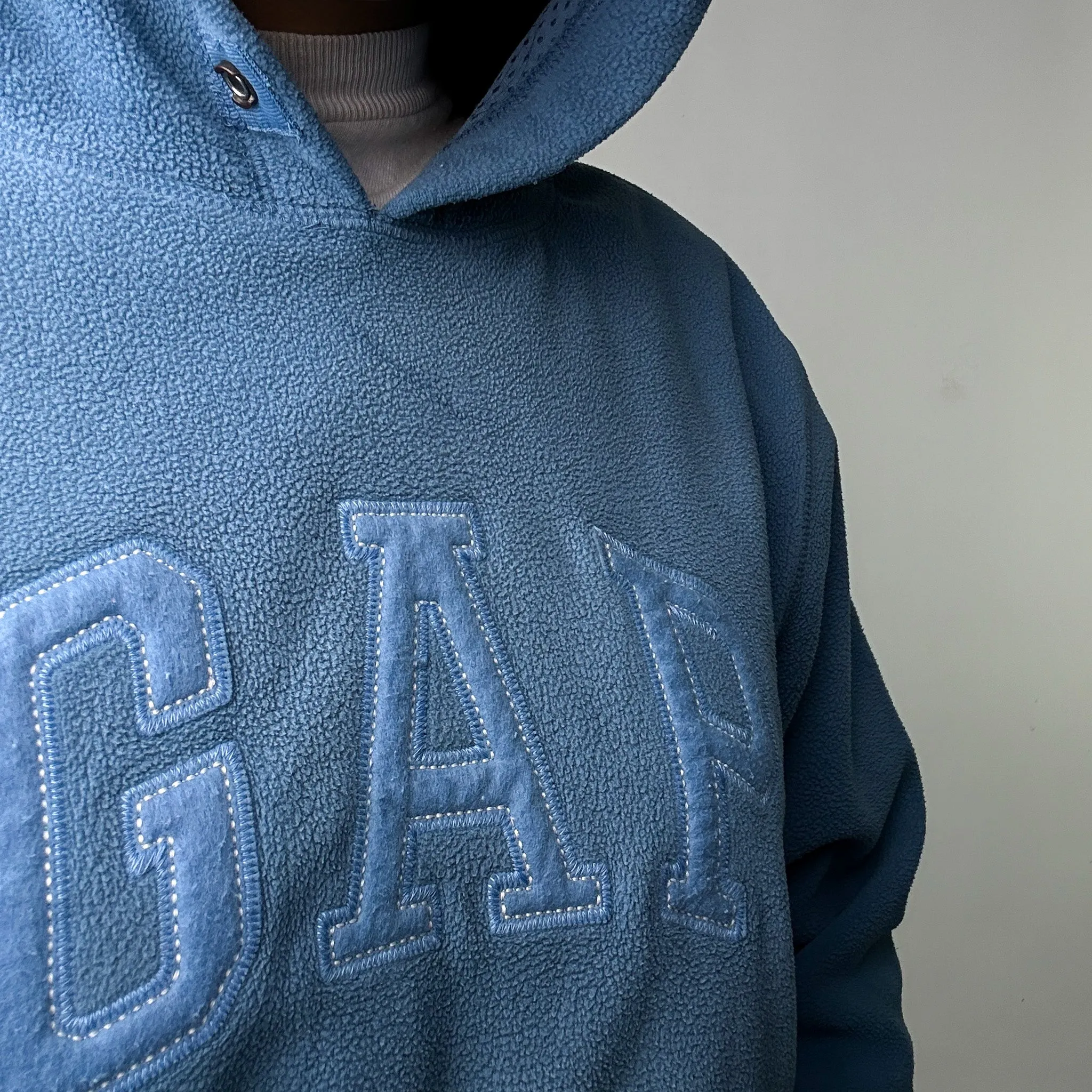 Light Blue 90s GAP Fleece Spellout Hoodie Sweatshirt (XS)