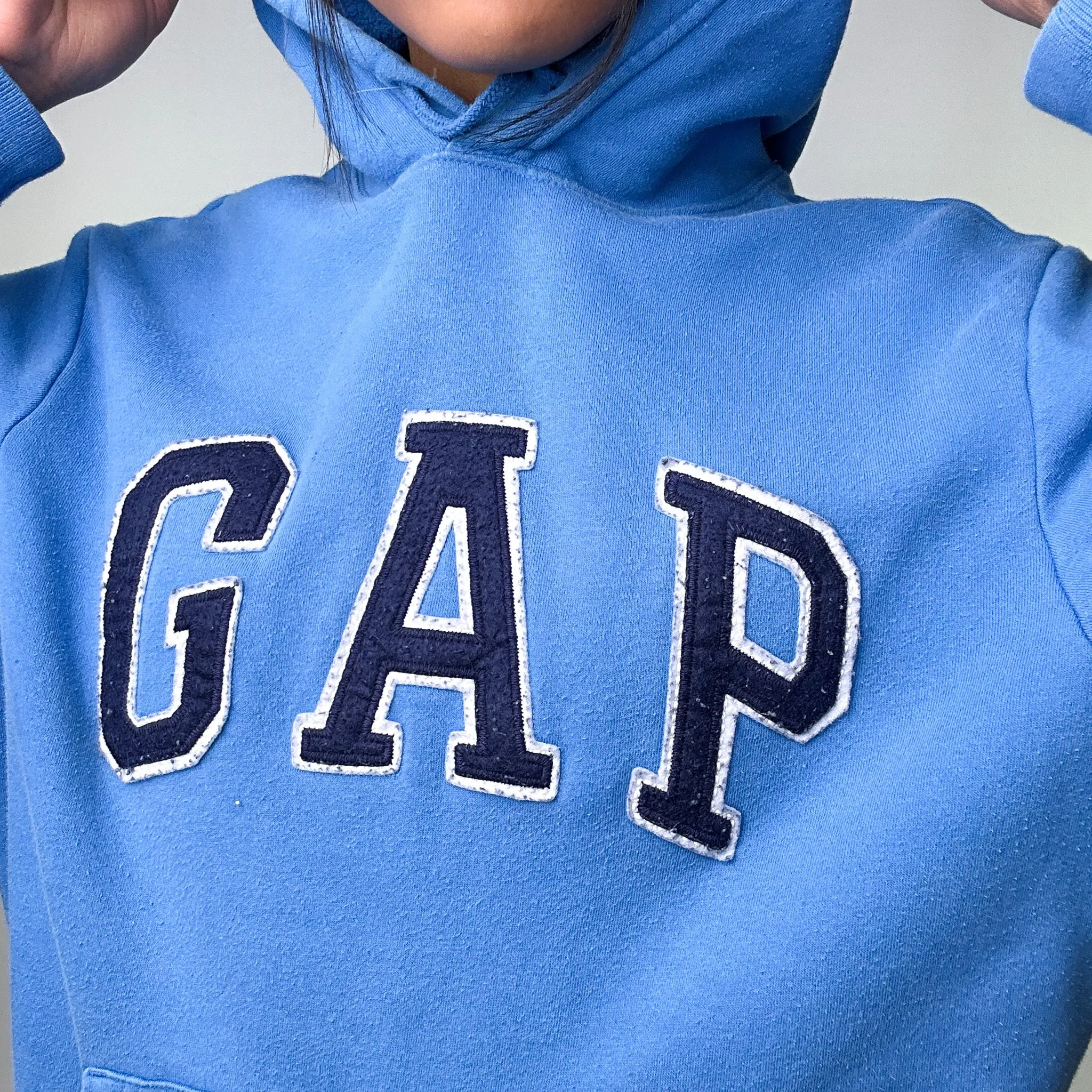 Light Blue 90s GAP Spellout Hoodie Sweatshirt (M)