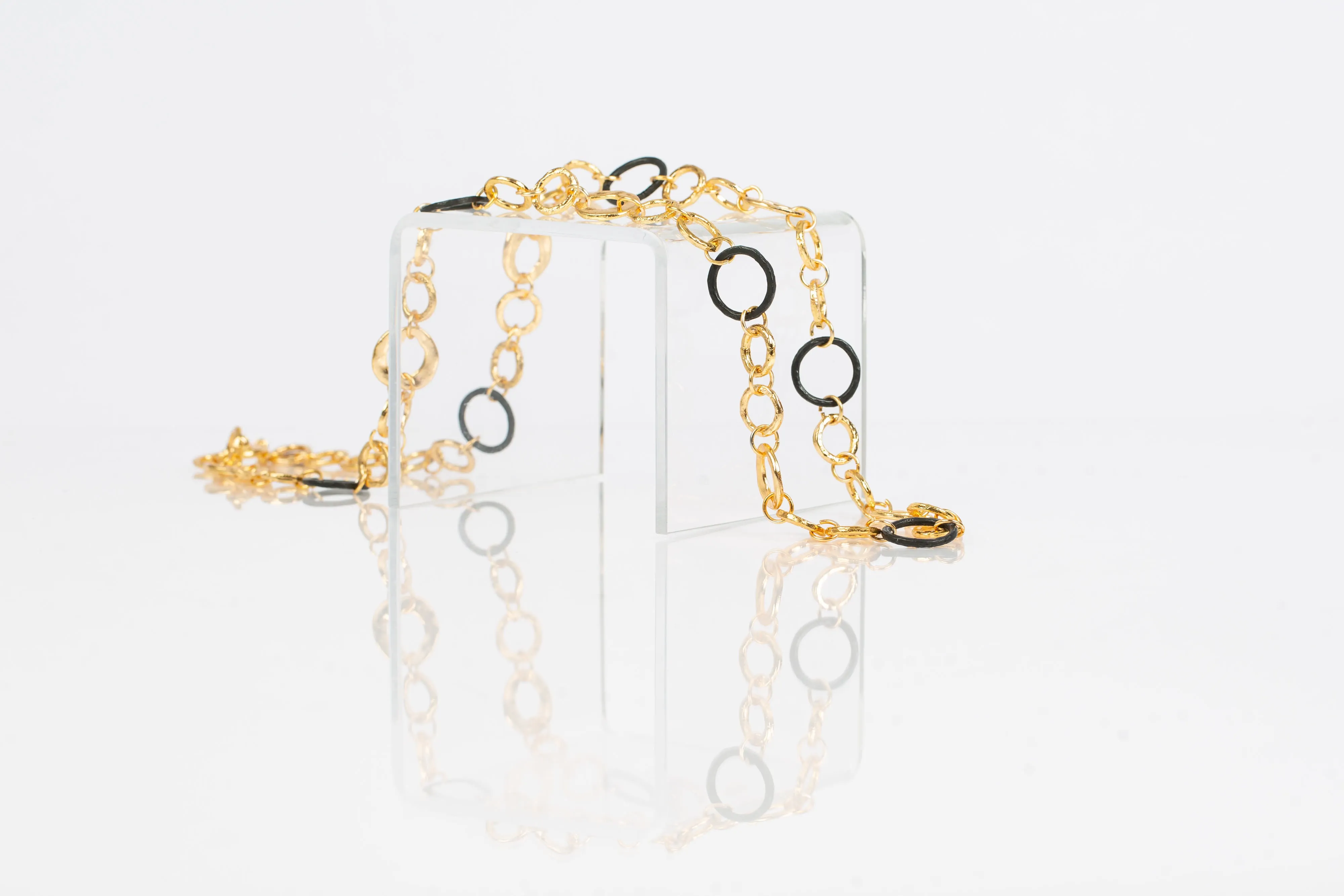 Naylah Necklace (Signature Gold & Black Link Chain Details)