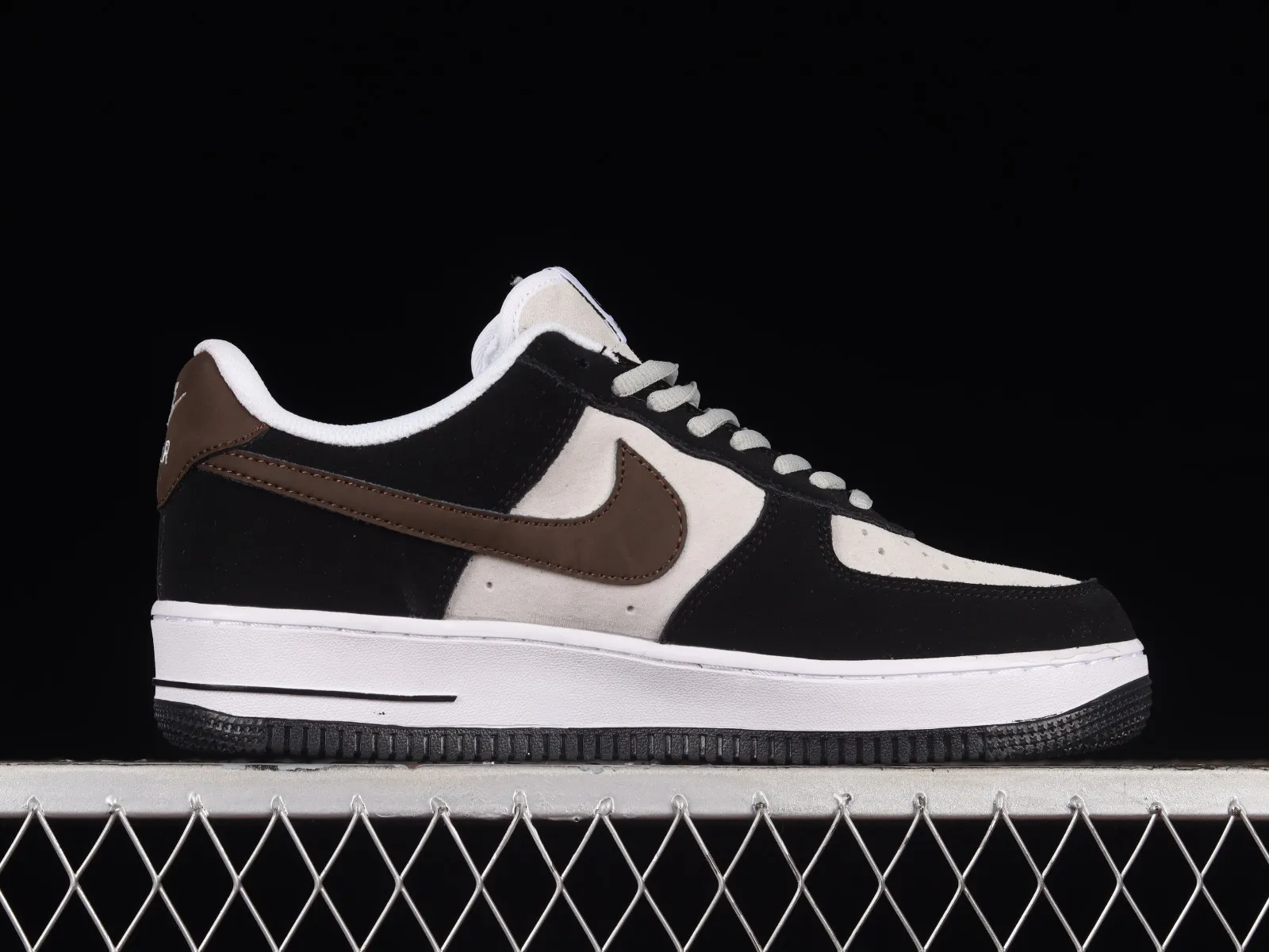 Nike Air Force 1 07 Low Black White Brown HH3612-633