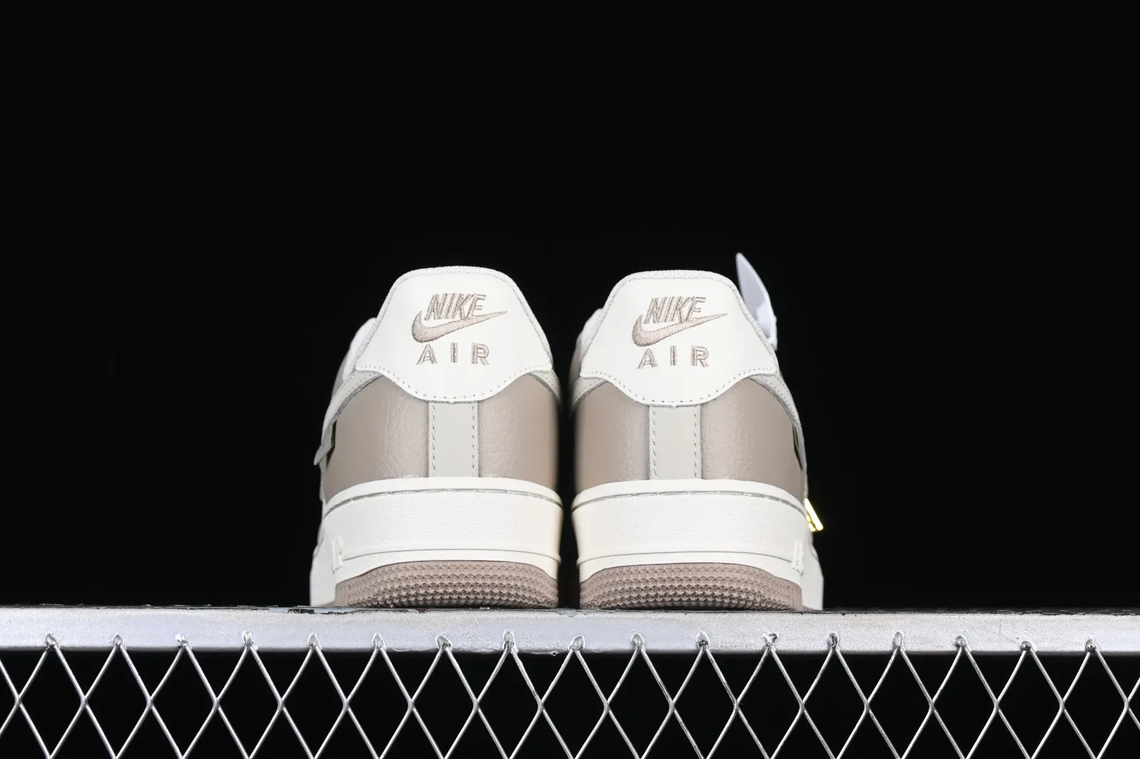 Nike Air Force 1 07 Low Rice White Light Brown DB3301-133