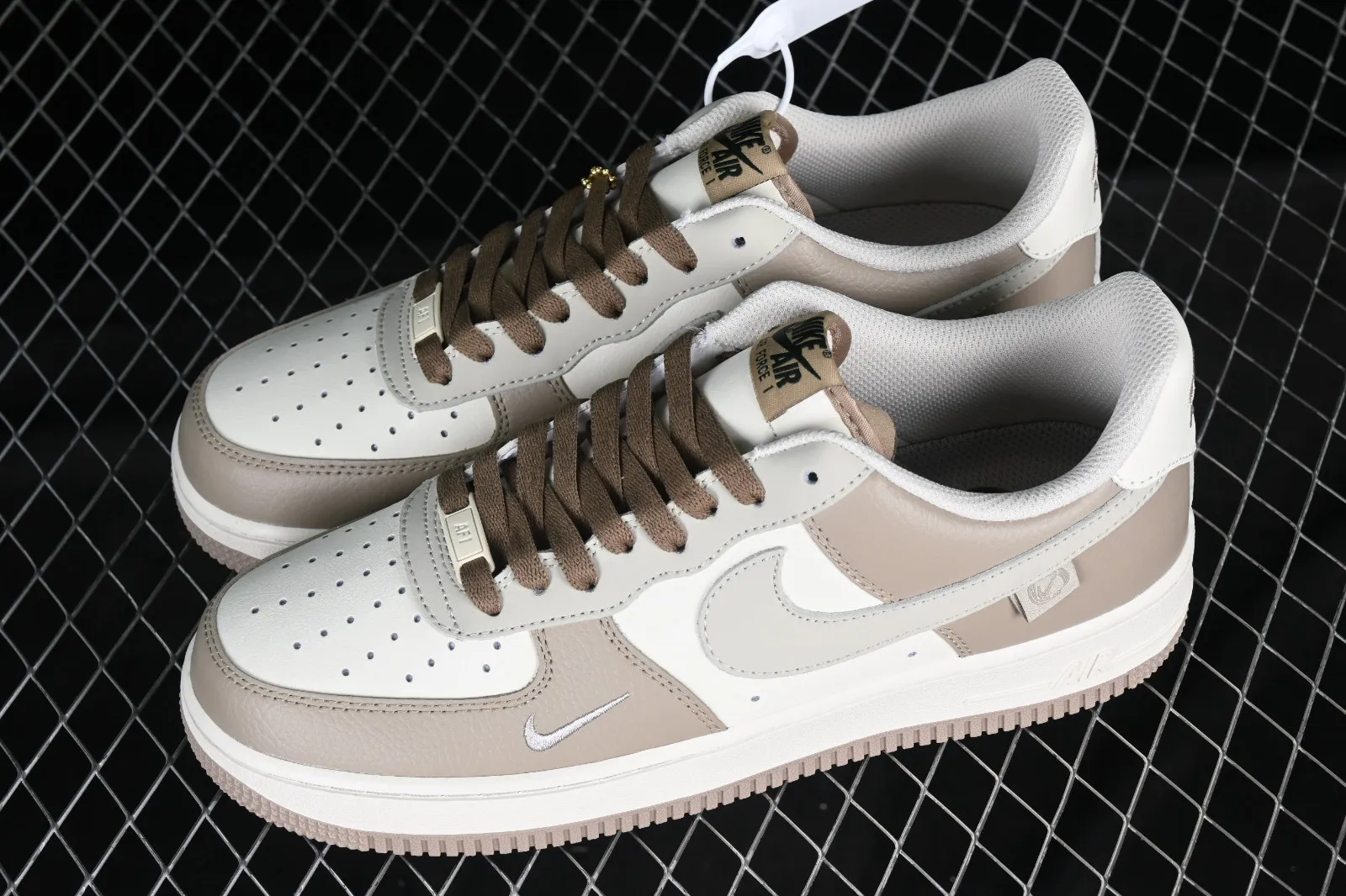 Nike Air Force 1 07 Low Rice White Light Brown DB3301-133