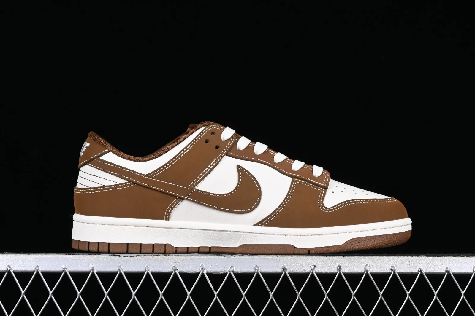 Nike SB Dunk Low Brown Black White FC1688-101