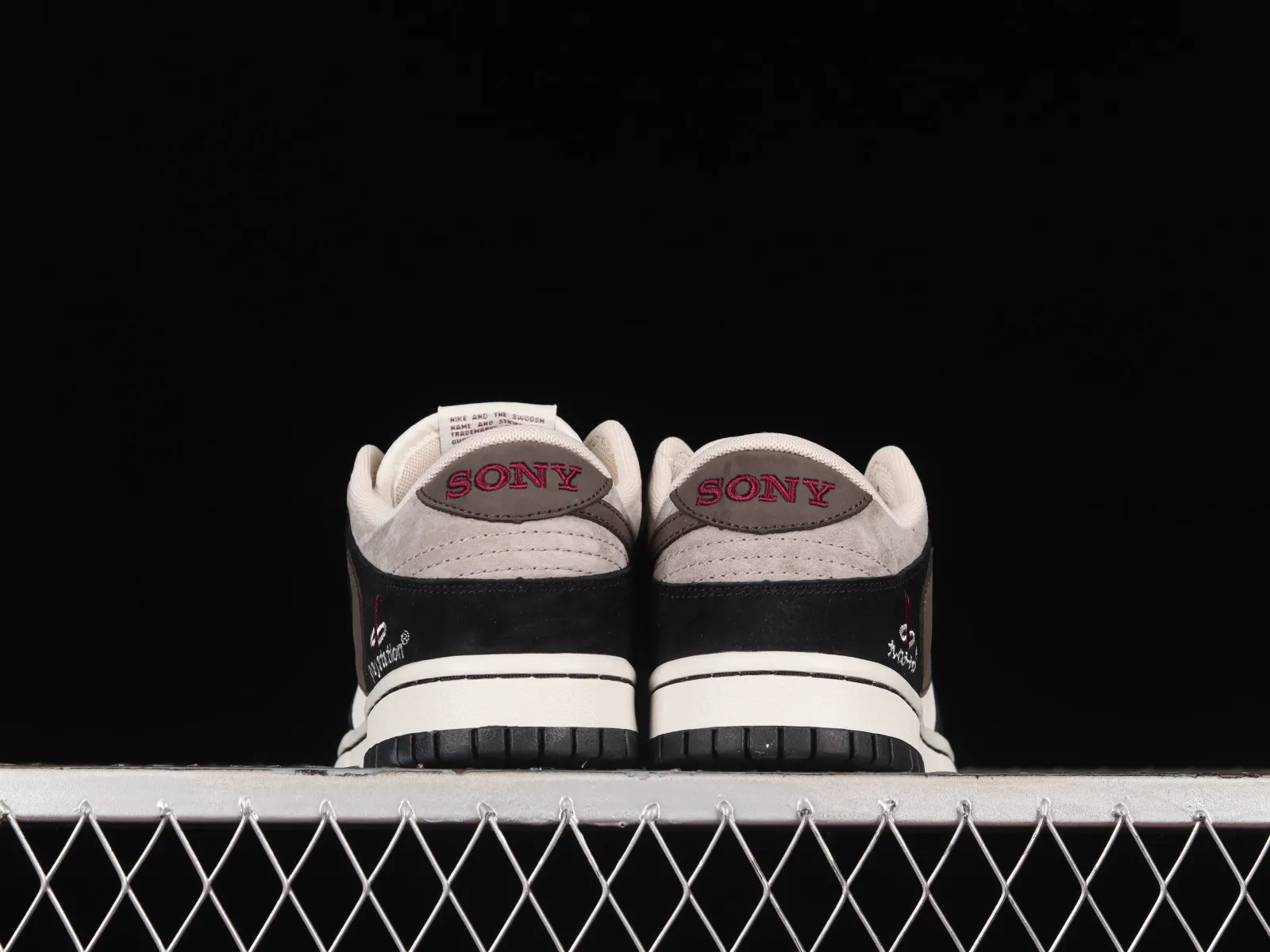 Nike SB Dunk Low Playstatlon Black Brown Red CU1726-990