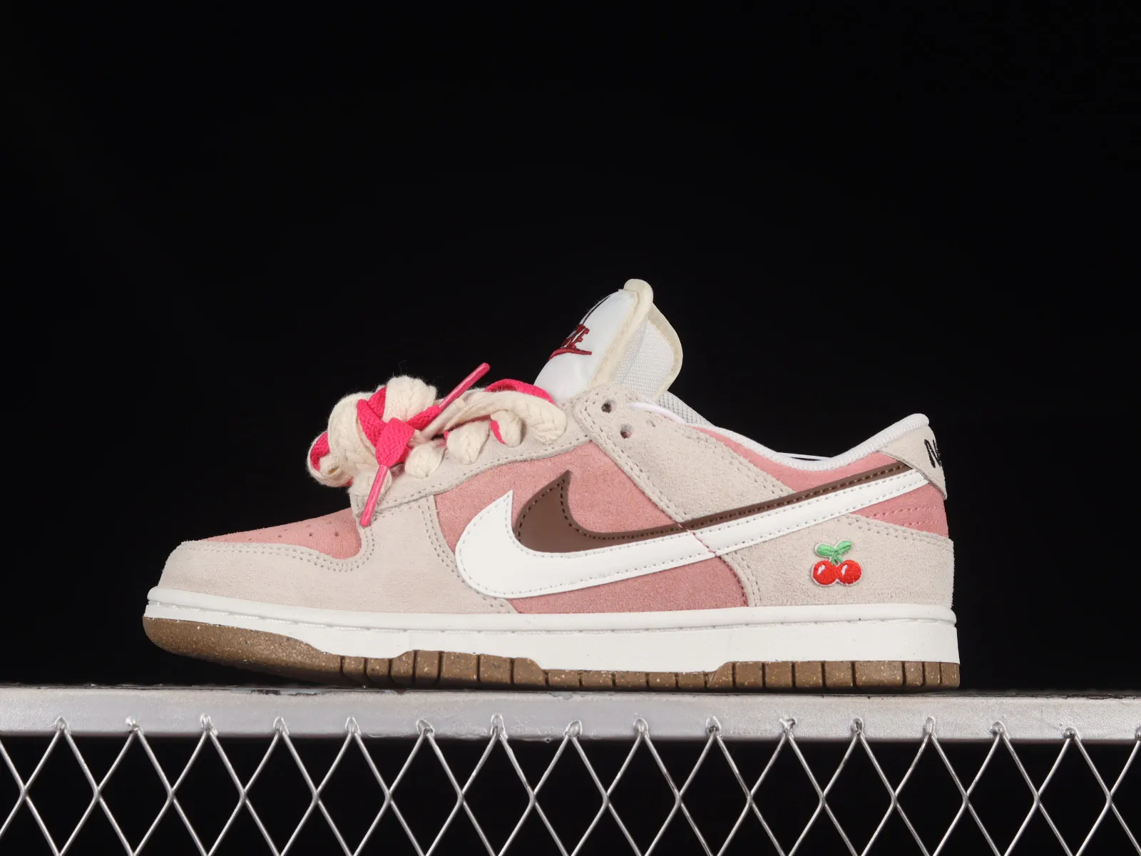 Nike SB Dunk Low SE 85 Cherry Powder Brown Black DO9457-121