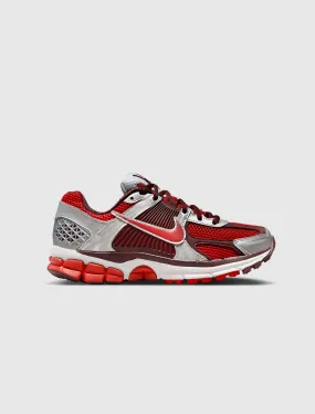 NIKE WOMEN'S ZOOM VOMERO 5 MYSTIC RED   RED