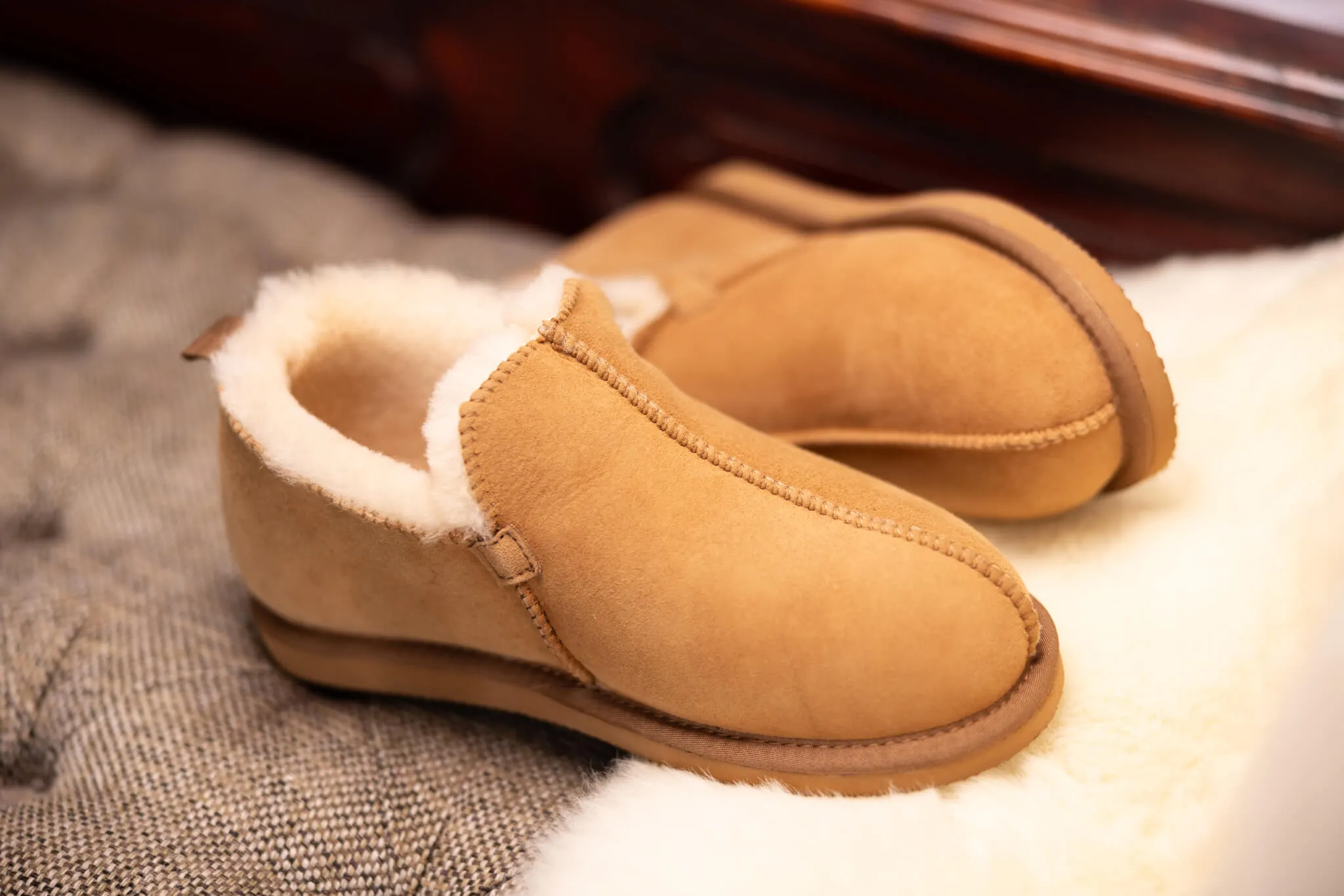 NOAH SHEEPSKIN SLIPPERS