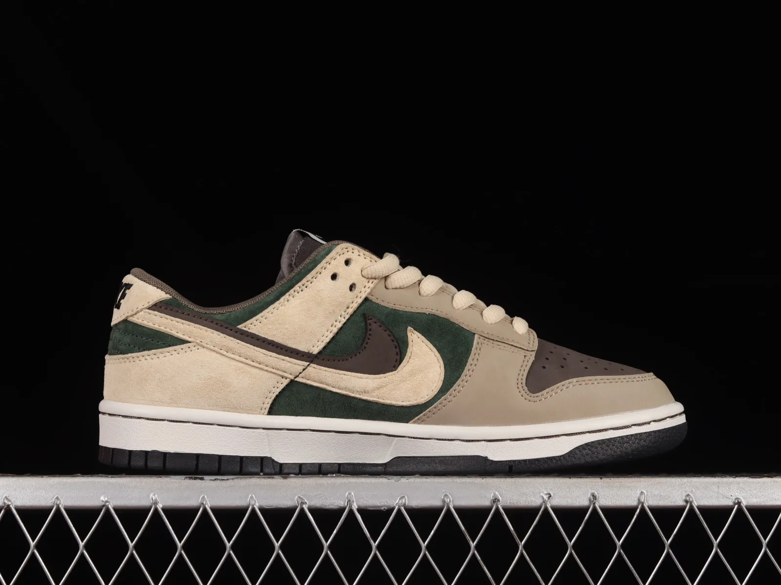 Otomo Katsuhiro x Nike SB Dunk Low Steamboy OST Green Brown CT2552-895