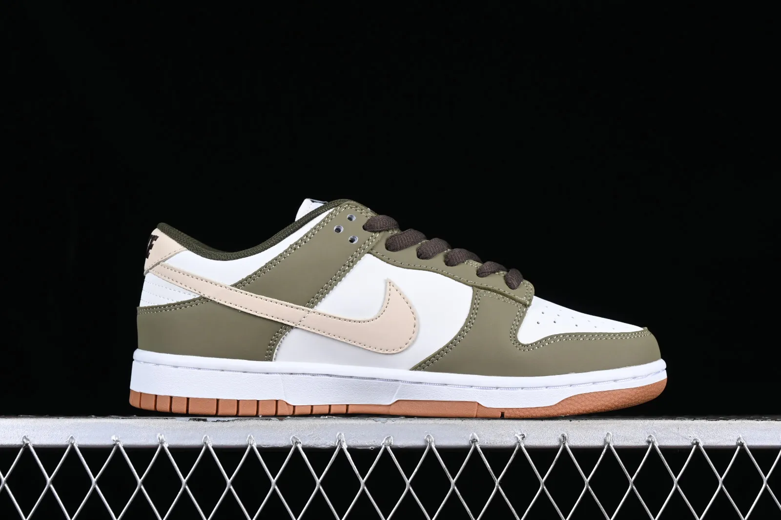 Otomo Katsuhiro x Nike SB Dunk Low White Brown Olive Green TT3636-006