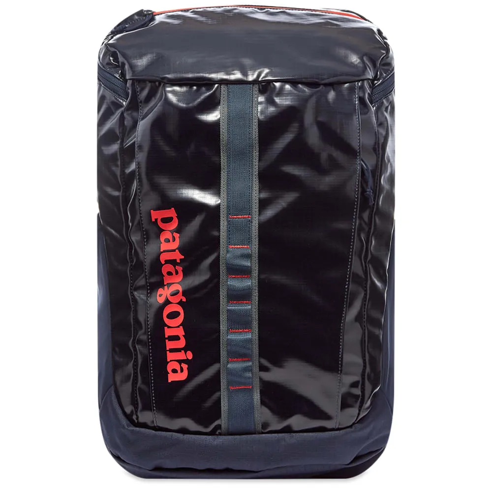 Patagonia Black Hole 25L PackNavy Blue & Paintbrush Red