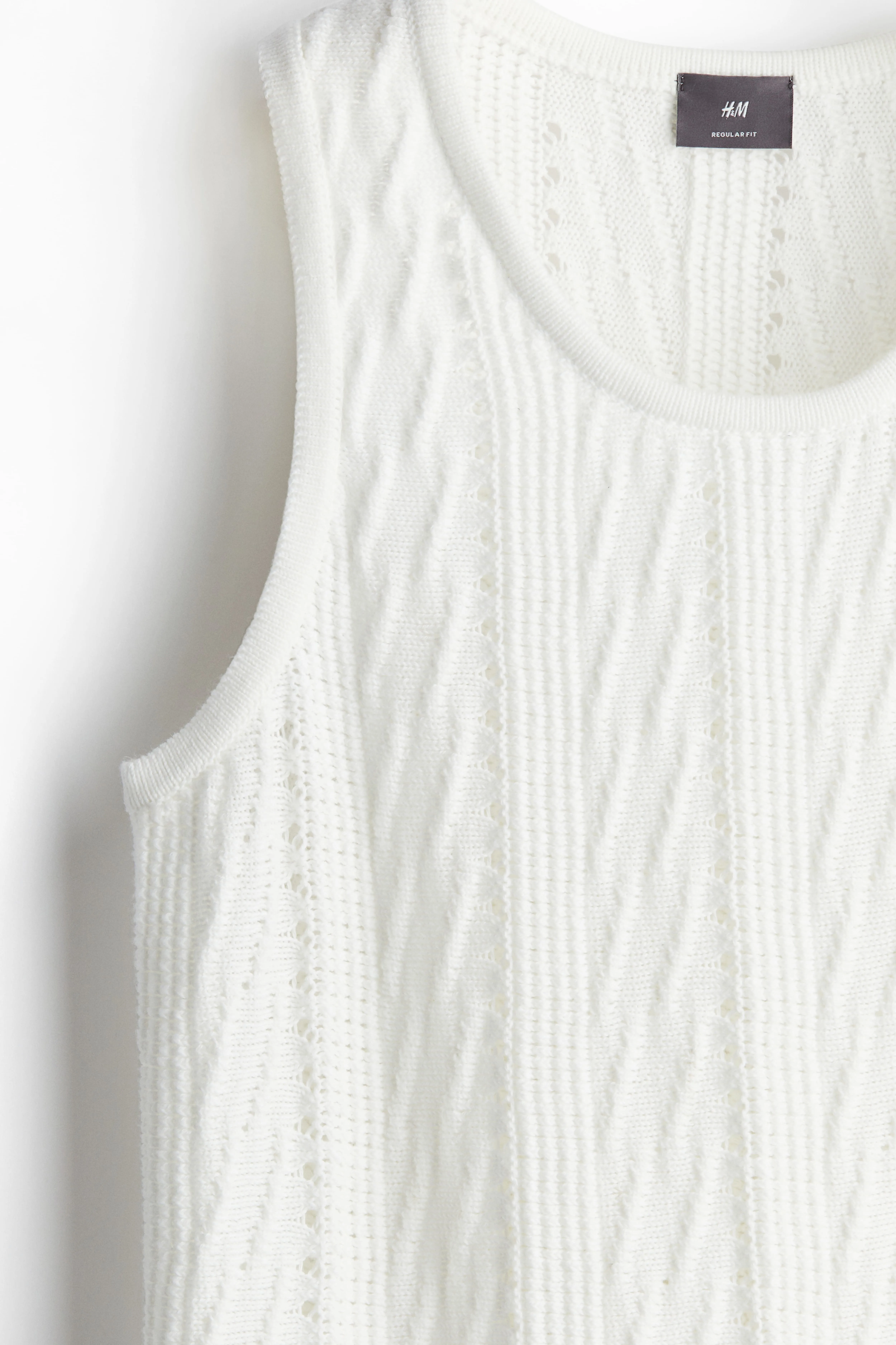 Regular Fit Pattern-knit top vest - Round neck - Sleeveless - White - Men | H&M GB