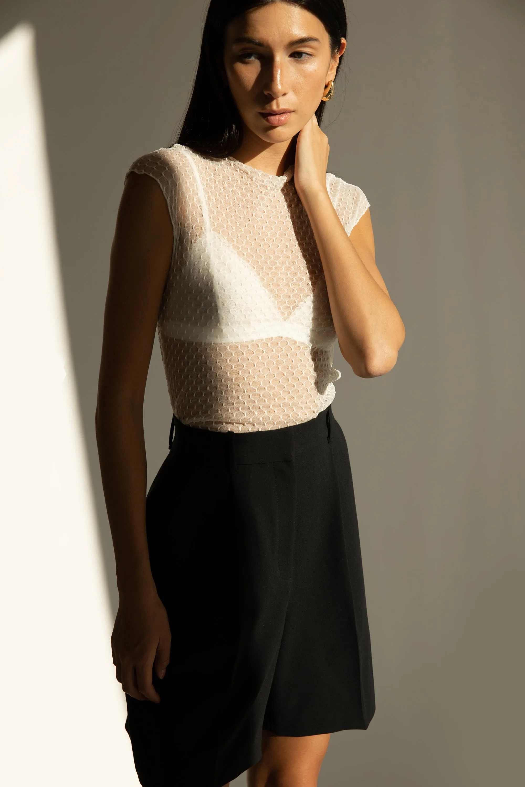 SLEEVELESS DOTTED MESH TOP