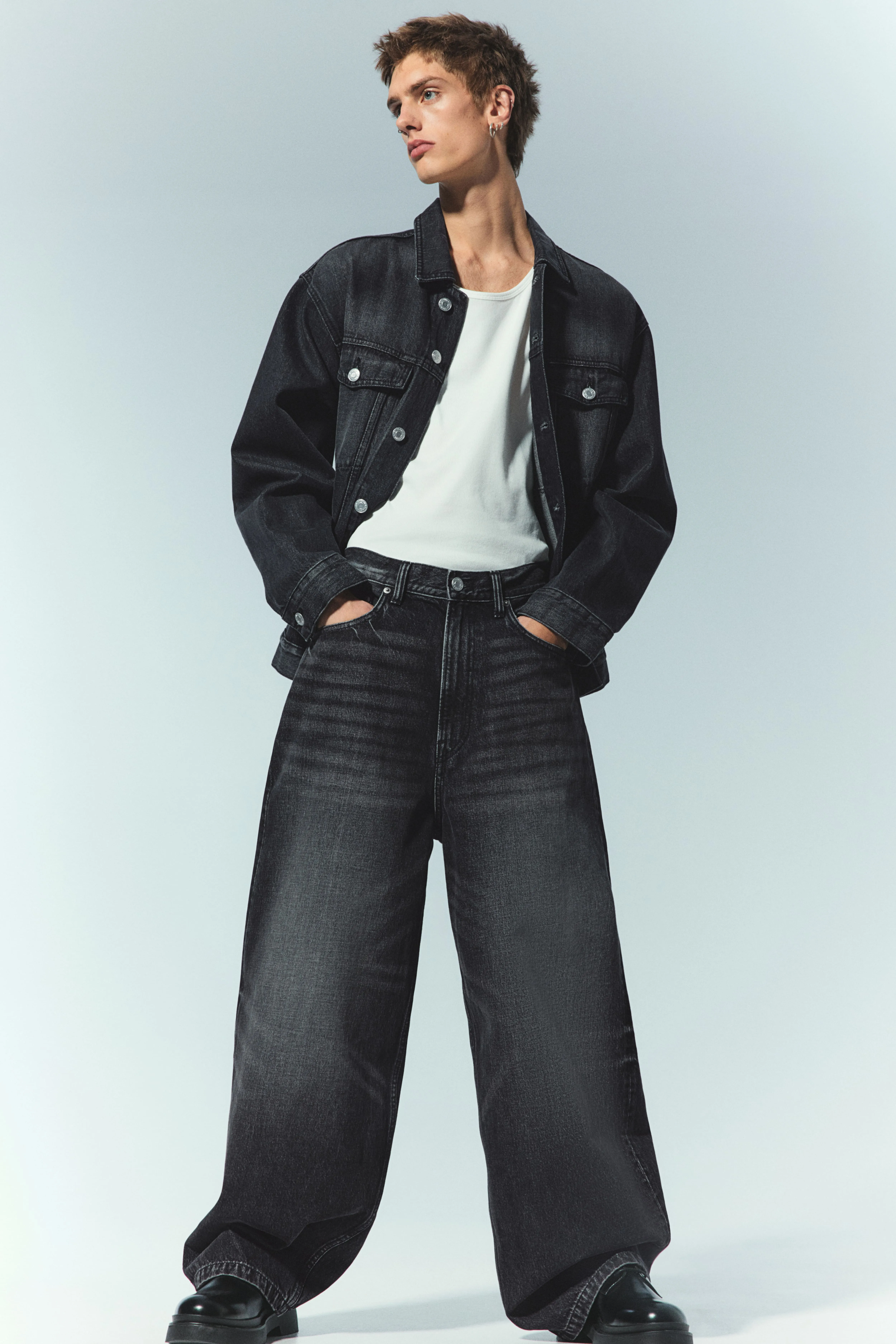 Super Baggy Jeans - Regular waist - Extra-long legs - Denim black - Men | H&M GB