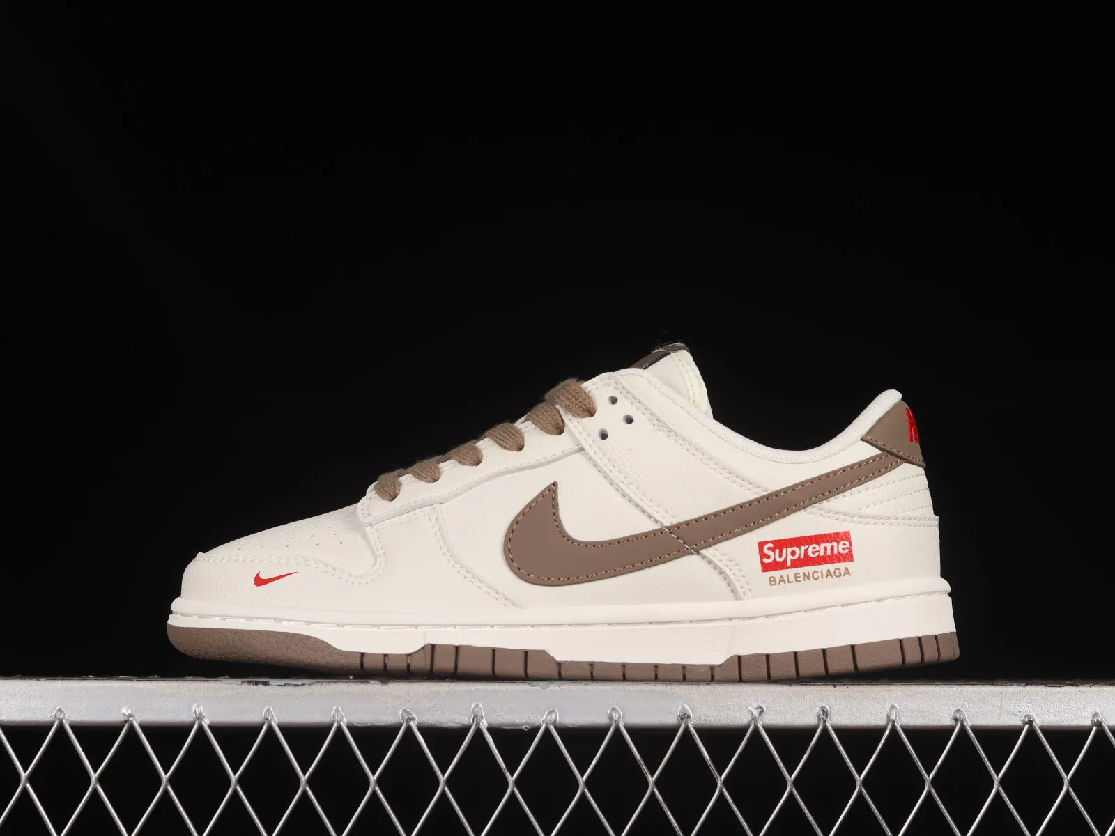 Supreme x Nike SB Dunk Low Milky White Brown Red XD6188-001