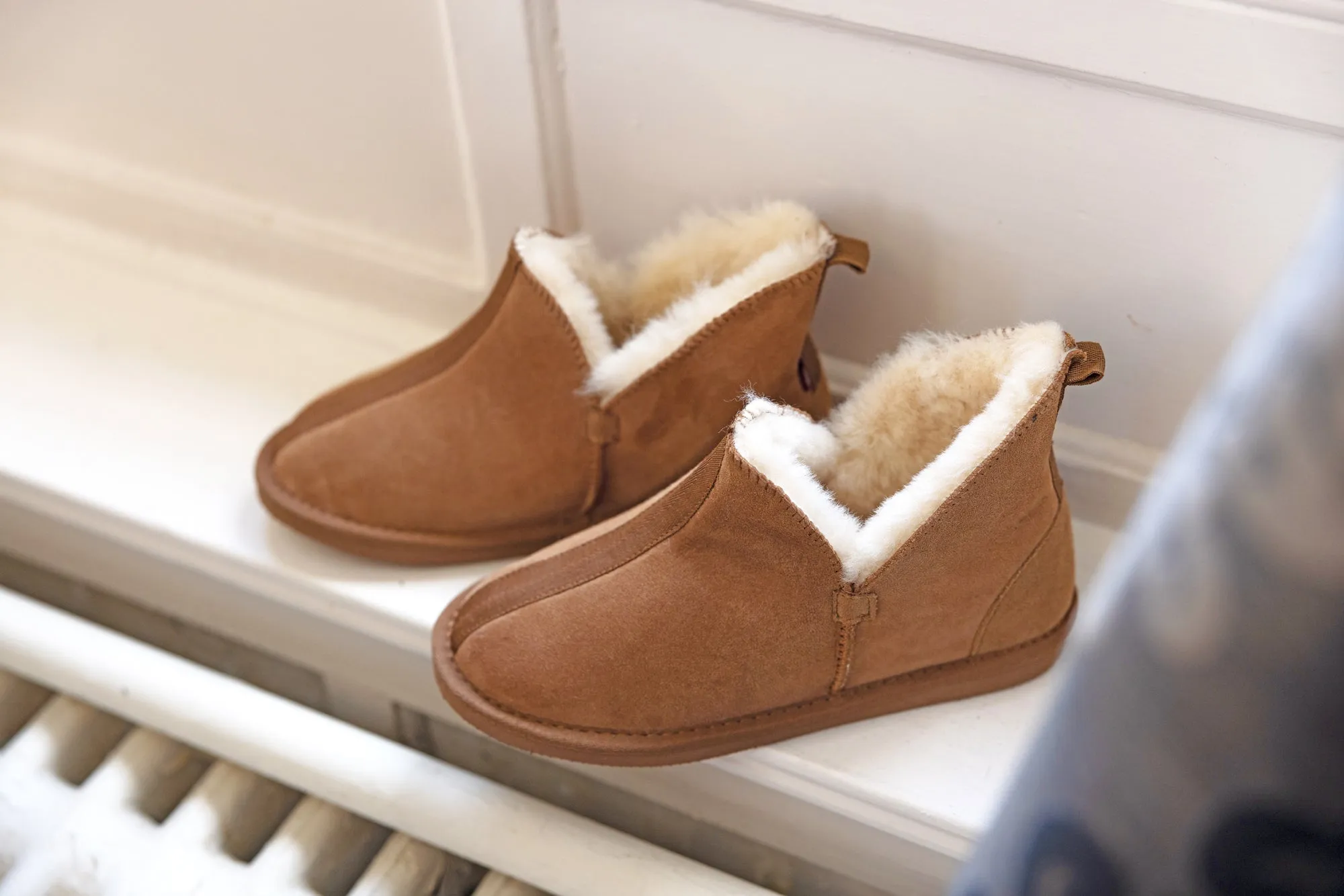 TILLY Womens Sheepskin Bootie Slippers