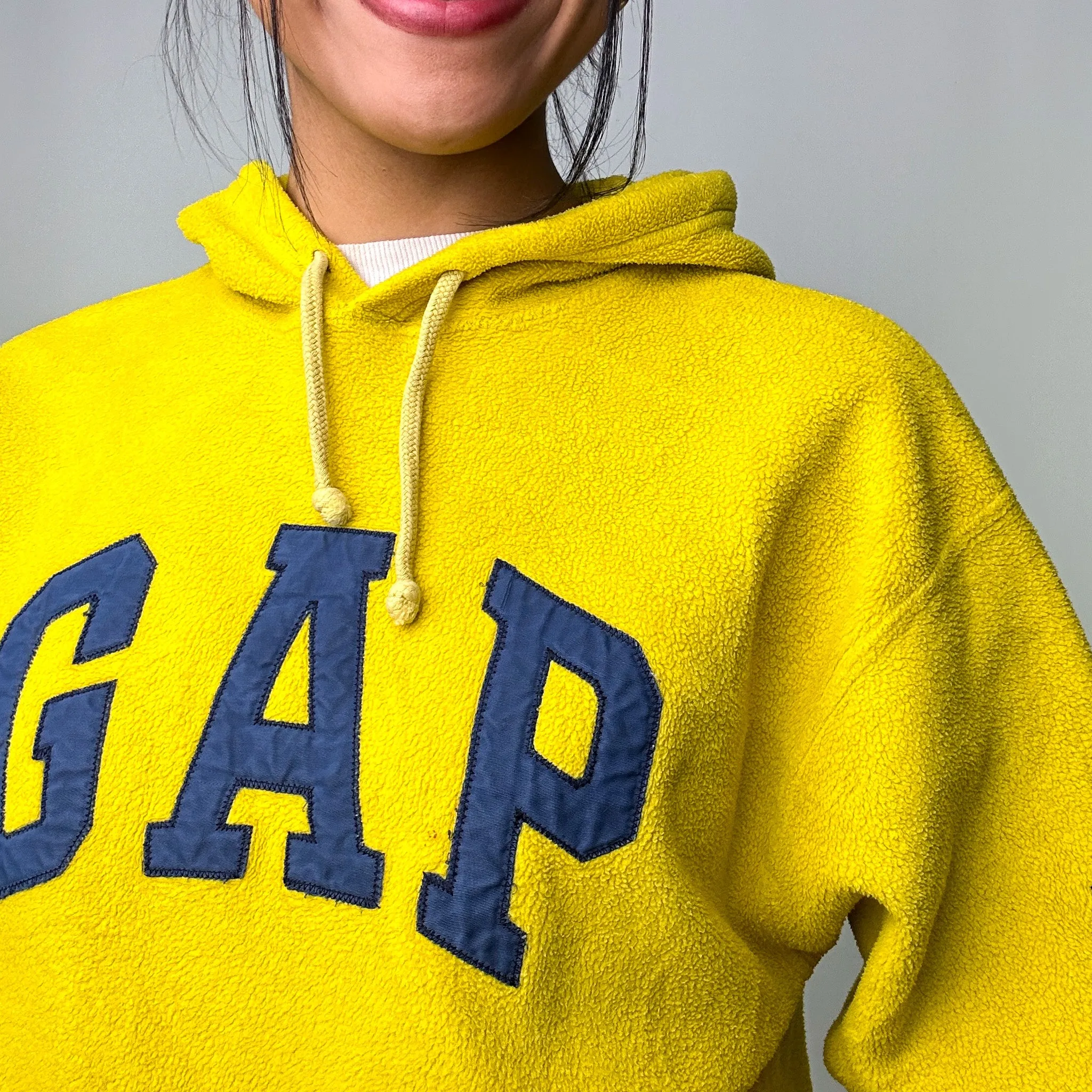 Yellow 90s GAP Fleece Spellout Hoodie Sweatshirt (M)